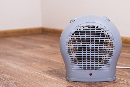 Electric heater for additional, mobile warmth
